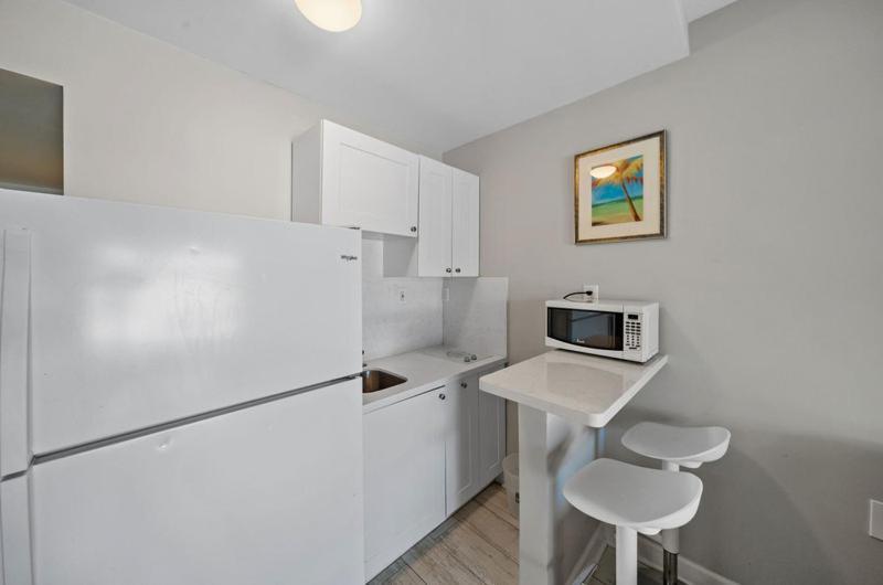 Capri Inn & Apartments Lake Worth Beach Exteriör bild